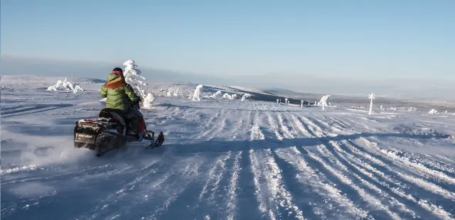 Sneeuwscooter 2